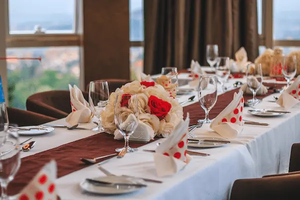 Restaurant and cafe lost property collection in Istanbul